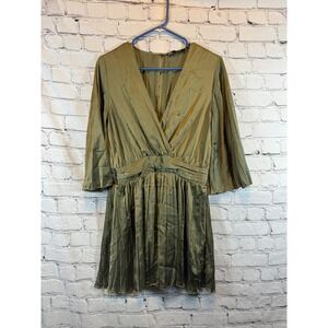 Zara Green Dress Medium Fit & Flare Pleated 3/4 Sleeve V Neck Mini